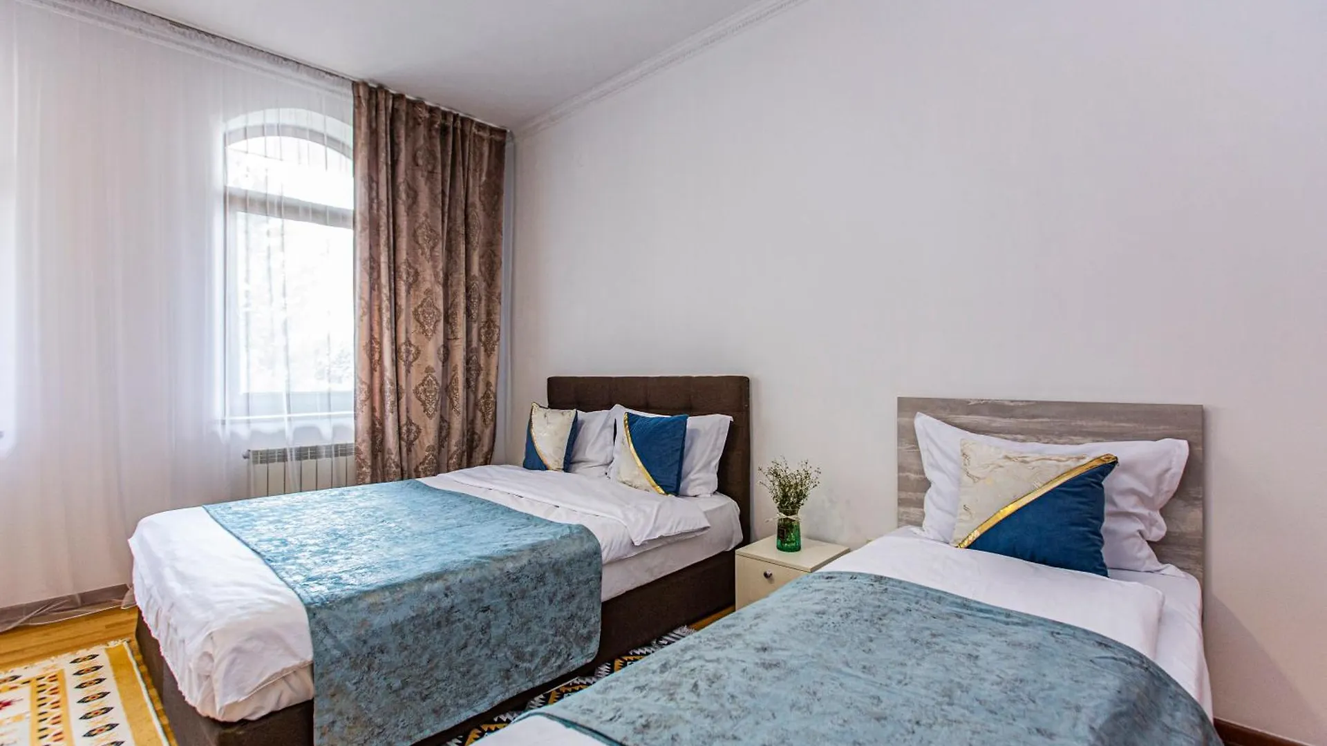 Five Villas Hotel Алматы